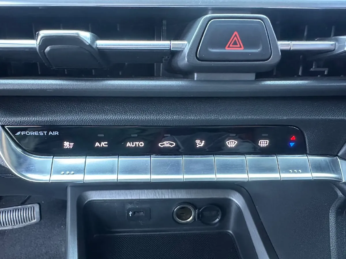 2022 ChangAn CS35 Plus 1.4T 160HP L4 7DCT,autocango,china used car exporter,china ev exporter,chinese used car exporter,chinese used ev exporter