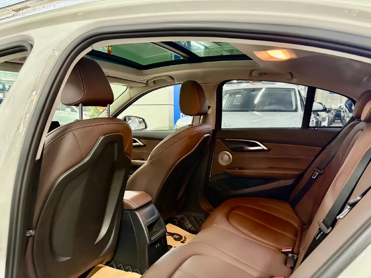 2022 BMW 1 Series 1.5T 140HP L3 7DCT,autocango,china used car exporter,china ev exporter,chinese used car exporter,chinese used ev exporter