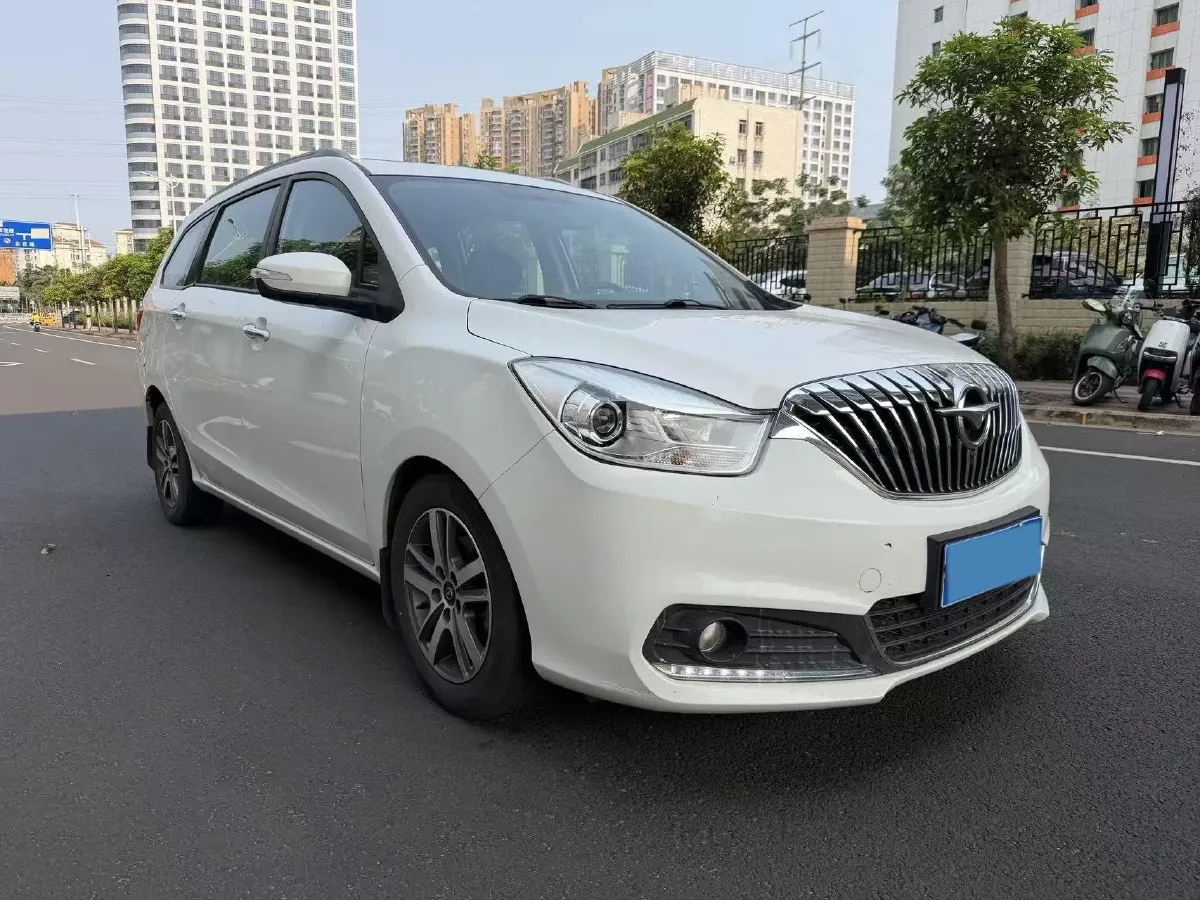 2017 HaiMa Family F7 1.5T 165HP L4 6AT,autocango,china used car exporter,china ev exporter,chinese used car exporter,chinese used ev exporter