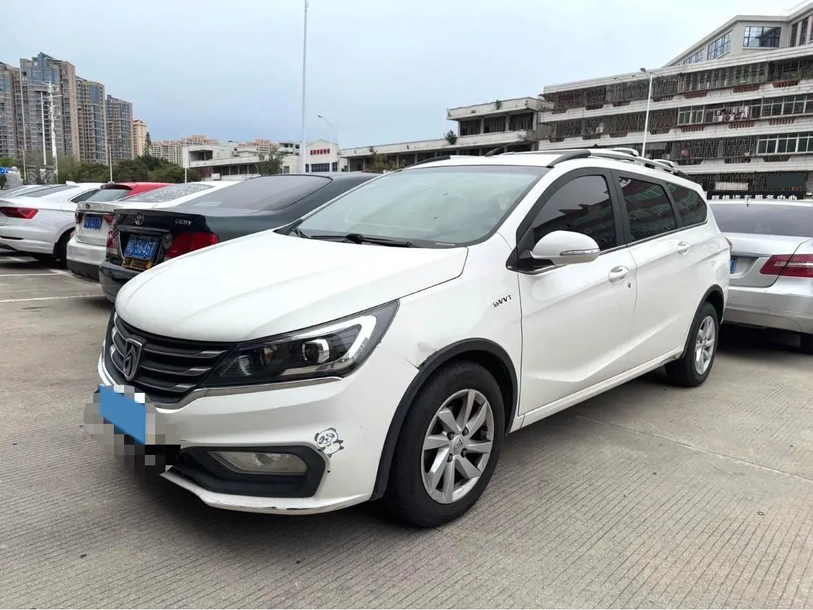2017 BaoJun 310W 1.5L 112HP L4 6MT,autocango,china used car exporter,china ev exporter,chinese used car exporter,chinese used ev exporter