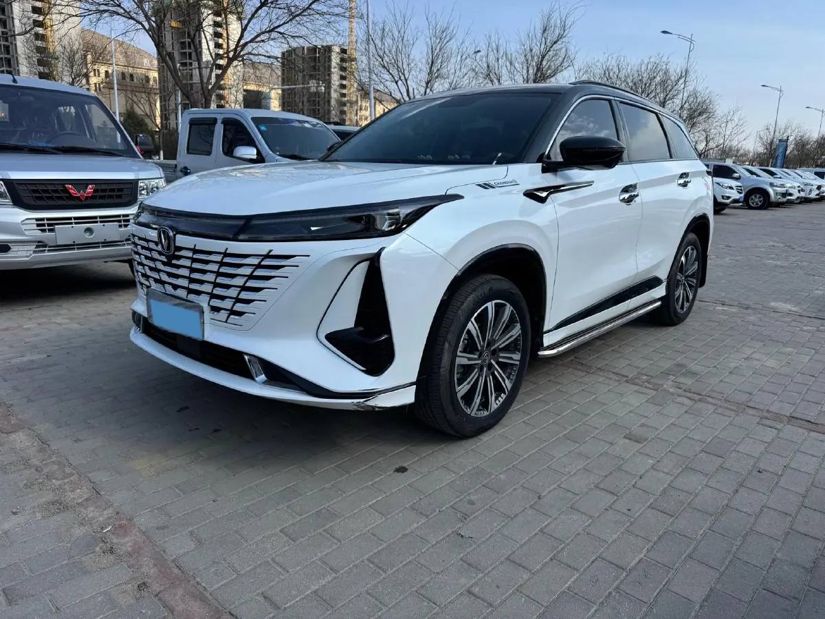 2023 ChangAn CS75 Plus 1.5T 188HP L4 8AT,autocango,china used car exporter,china ev exporter,chinese used car exporter,chinese used ev exporter