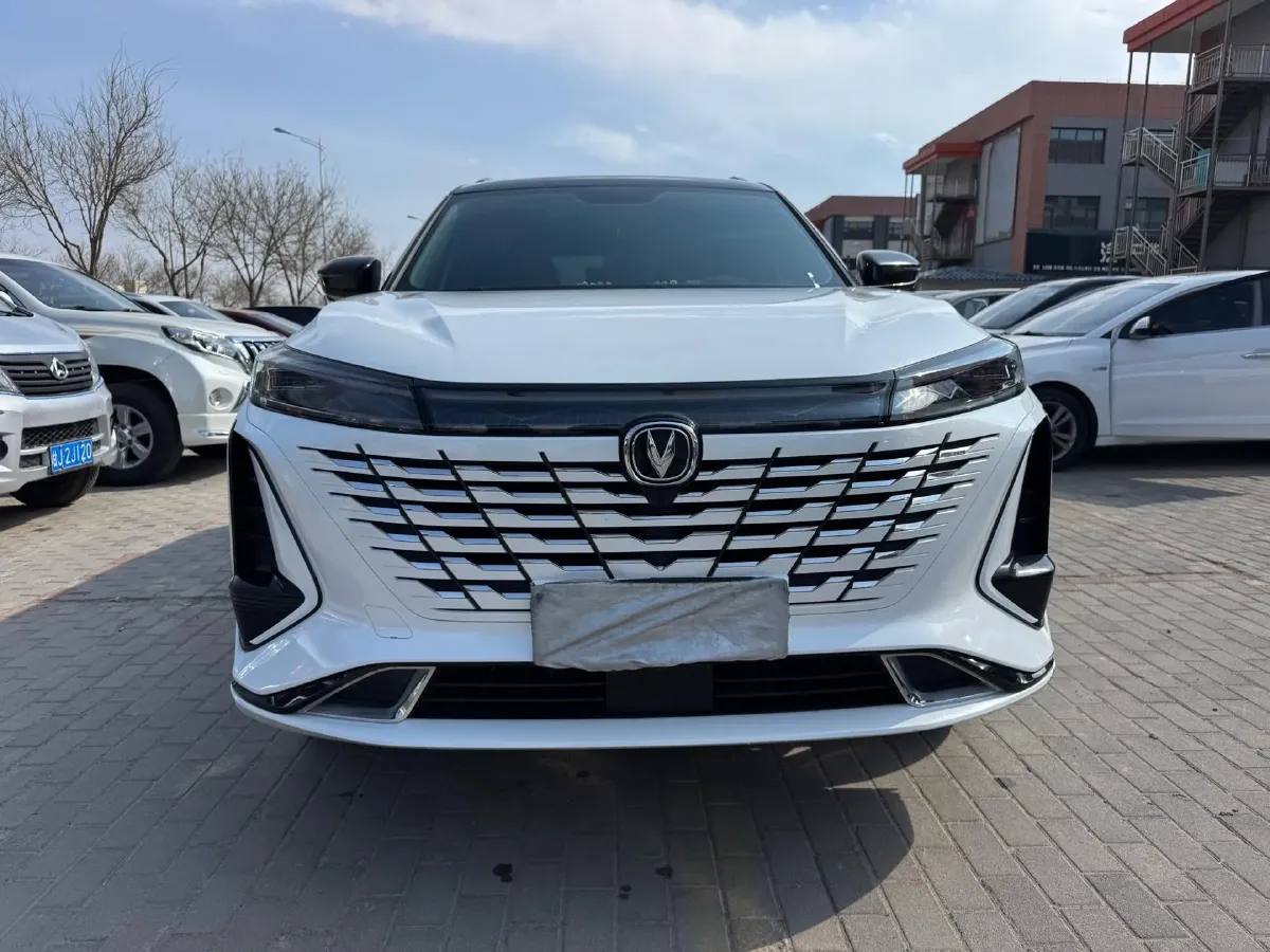 2023 ChangAn CS75 Plus 1.5T 188HP L4 8AT,autocango,china used car exporter,china ev exporter,chinese used car exporter,chinese used ev exporter