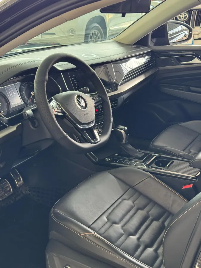 2021 Volkswagen Passat 1.4T 150HP L4 7DCT,autocango,china used car exporter,china ev exporter,chinese used car exporter,chinese used ev exporter