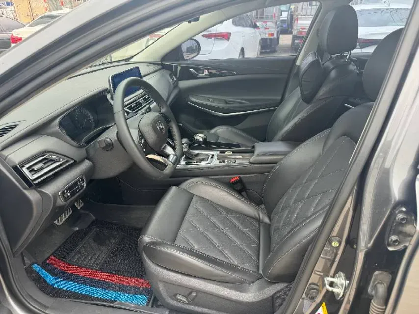 2022 ChangAn Raeton CC 1.5T 188HP L4 7DCT,autocango,china used car exporter,china ev exporter,chinese used car exporter,chinese used ev exporter