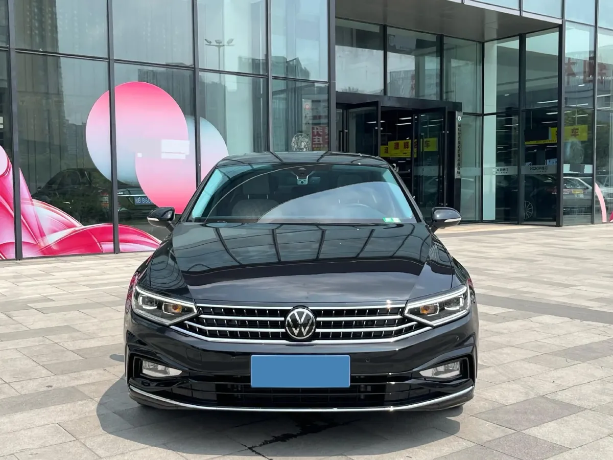 2023 Volkswagen Magotan 2.0T 186HP L4 7DCT,autocango,china used car exporter,china ev exporter,chinese used car exporter,chinese used ev exporter