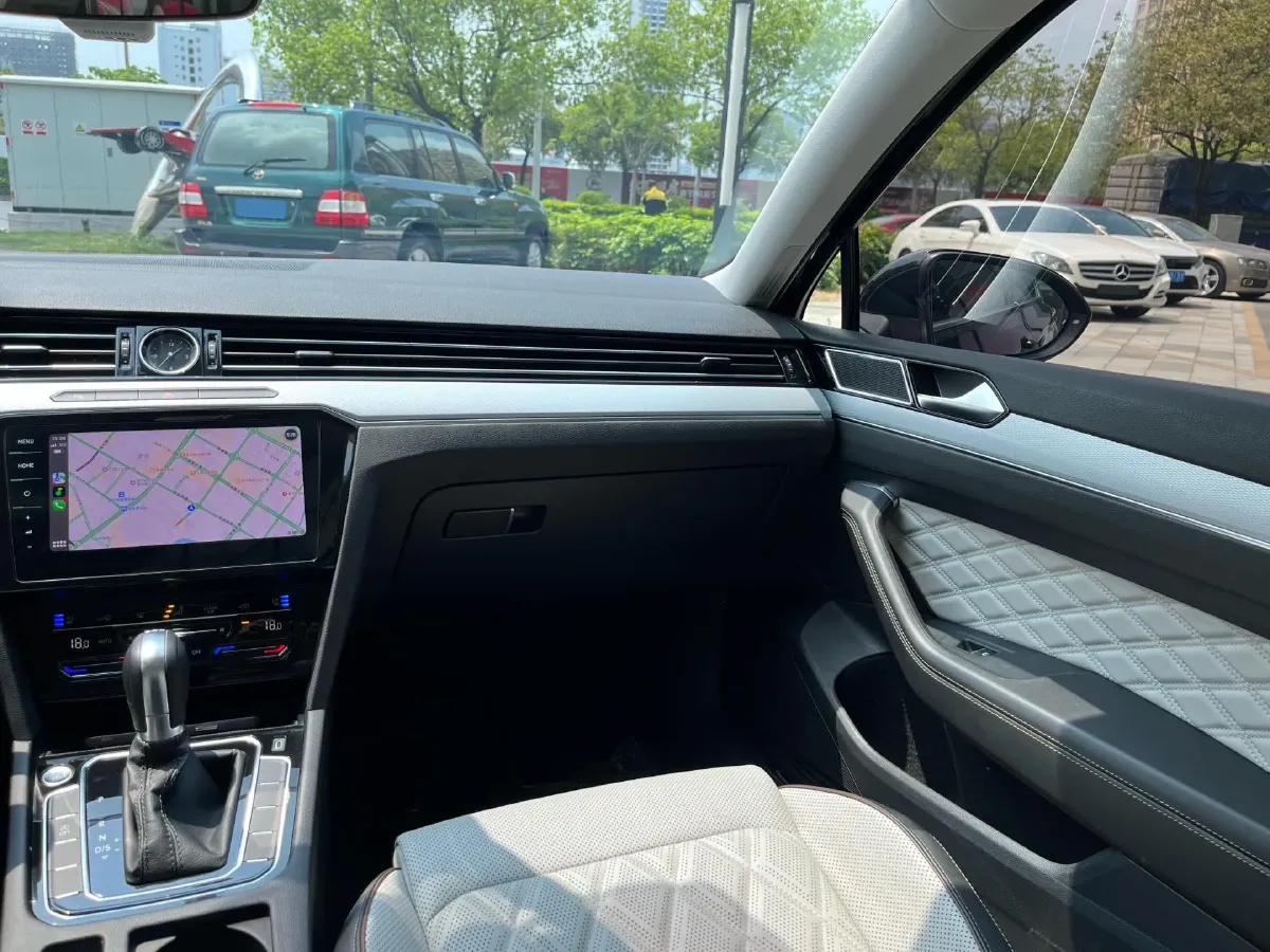 2023 Volkswagen Magotan 2.0T 186HP L4 7DCT,autocango,china used car exporter,china ev exporter,chinese used car exporter,chinese used ev exporter