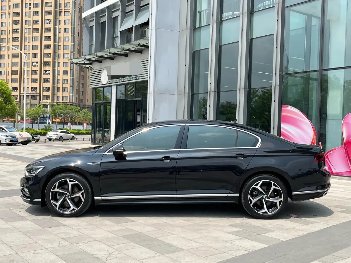 2023 Volkswagen Magotan 2.0T 186HP L4 7DCT,autocango,china used car exporter,china ev exporter,chinese used car exporter,chinese used ev exporter