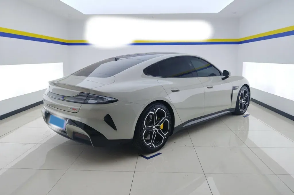 2024 MI SU7 BEV 101KWH,autocango,china used car exporter,china ev exporter,chinese used car exporter,chinese used ev exporter