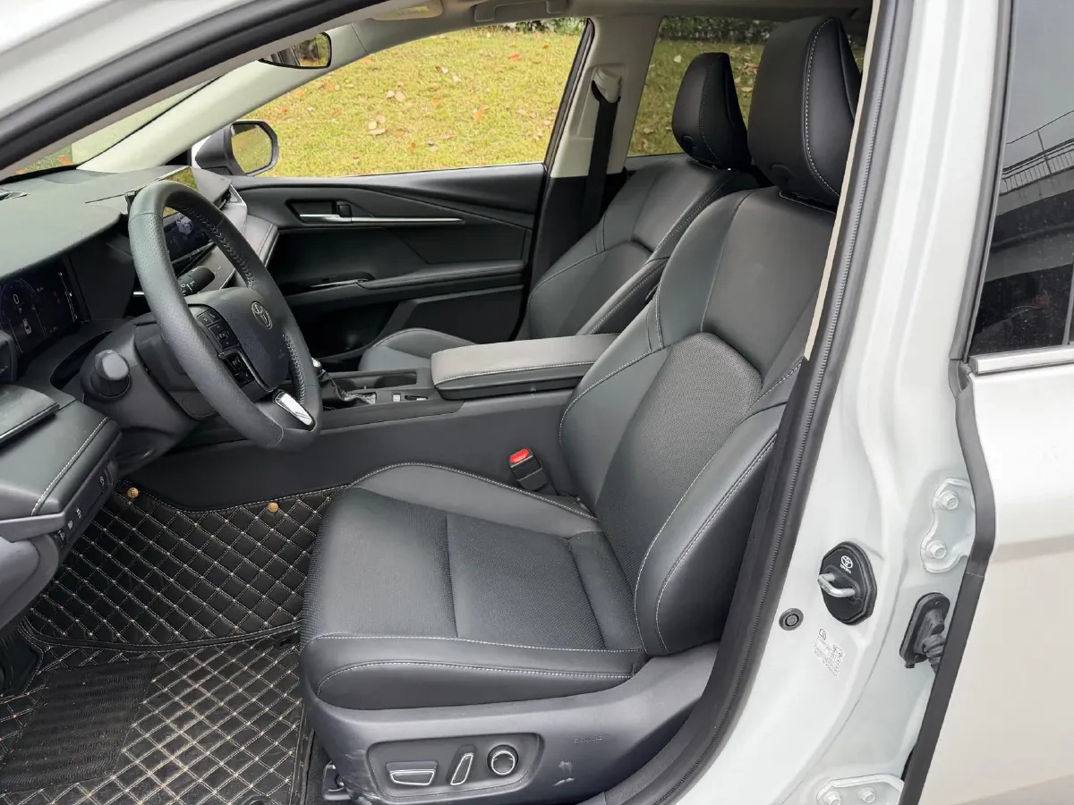 2024 Toyota Camry 2.0L 173HP L4 CVT,autocango,china used car exporter,china ev exporter,chinese used car exporter,chinese used ev exporter