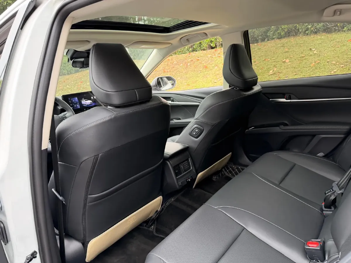 2024 Toyota Camry 2.0L 173HP L4 CVT,autocango,china used car exporter,china ev exporter,chinese used car exporter,chinese used ev exporter