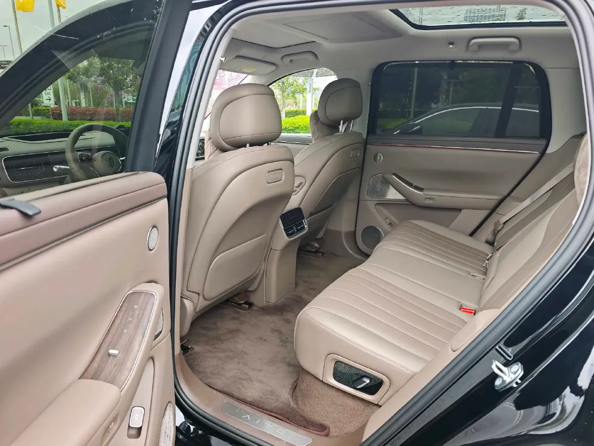 2026 AITO AITO M7 REEV 160HP REEV,autocango,china used car exporter,china ev exporter,chinese used car exporter,chinese used ev exporter