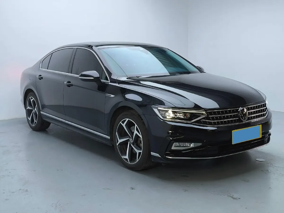 2023 Volkswagen Magotan 2.0T 186HP L4 7DCT,autocango,china used car exporter,china ev exporter,chinese used car exporter,chinese used ev exporter