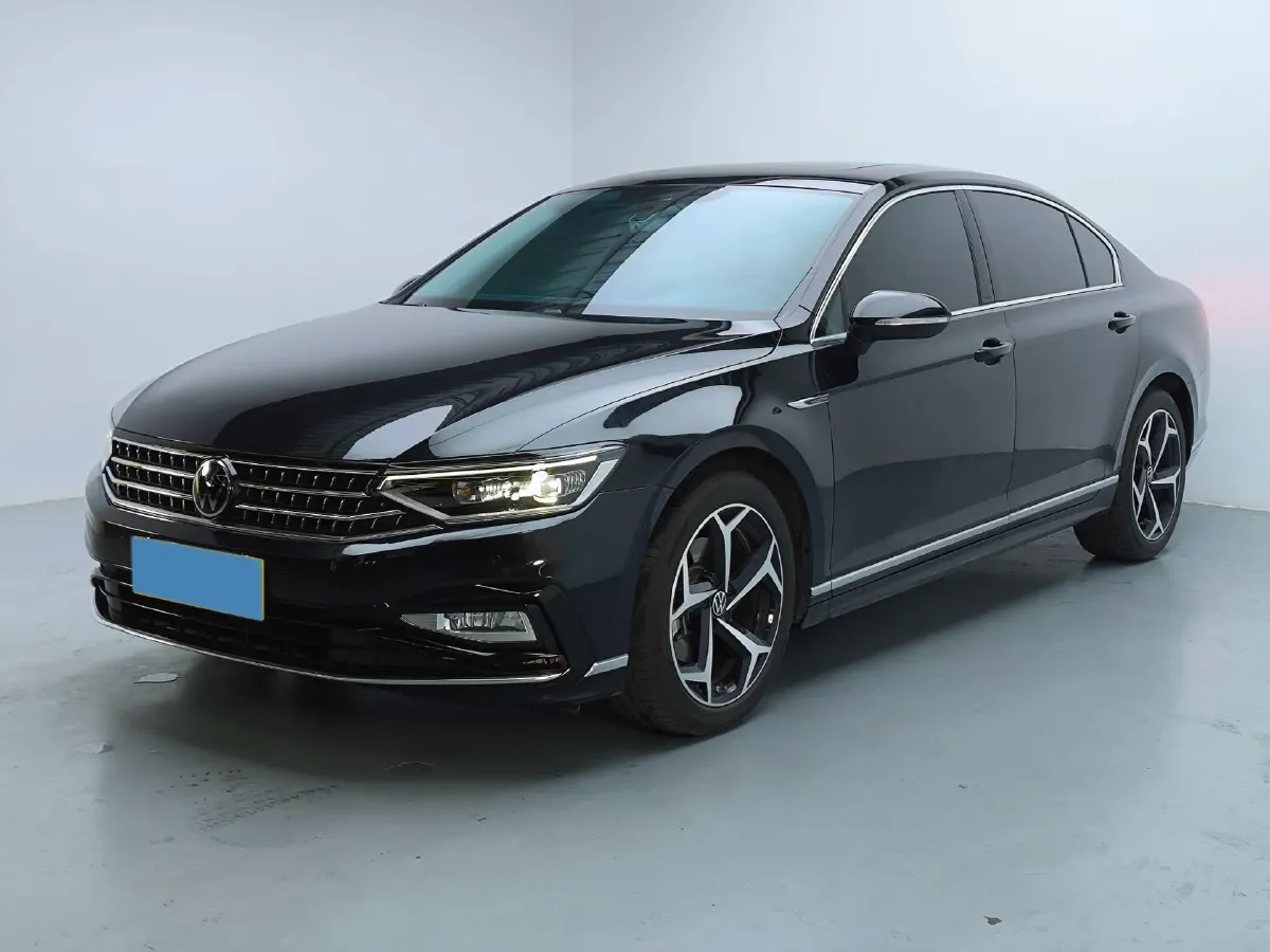 2023 Volkswagen Magotan 2.0T 186HP L4 7DCT,autocango,china used car exporter,china ev exporter,chinese used car exporter,chinese used ev exporter