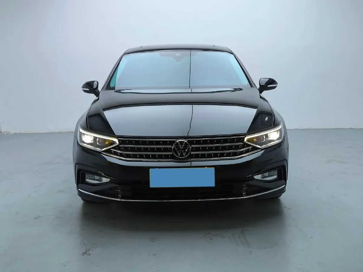 2023 Volkswagen Magotan 2.0T 186HP L4 7DCT,autocango,china used car exporter,china ev exporter,chinese used car exporter,chinese used ev exporter