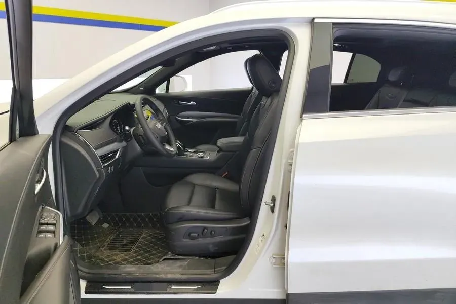 2021 Cadillac XT4 2.0T 237HP L4 9AT,autocango,china used car exporter,china ev exporter,chinese used car exporter,chinese used ev exporter