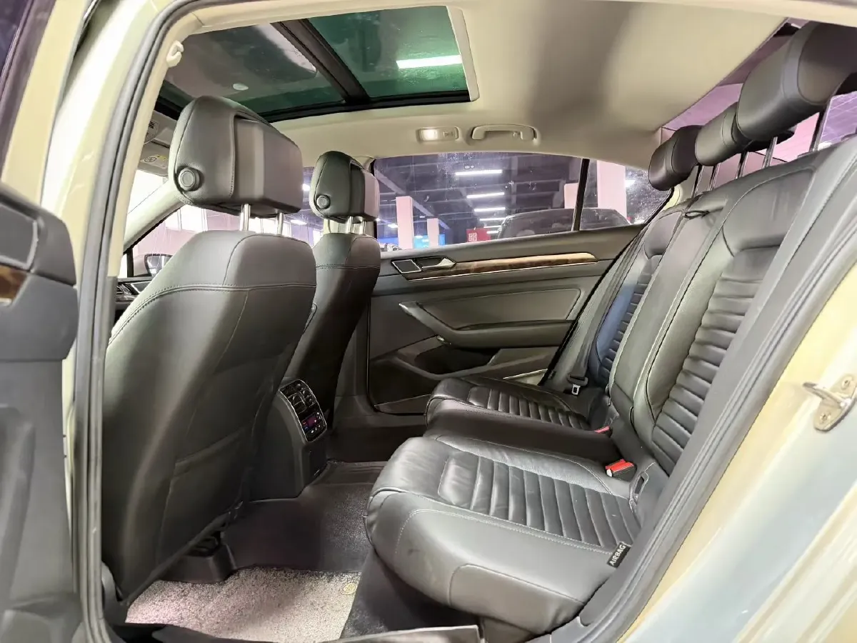 2018 Volkswagen Magotan 1.8T 180HP L4 7DCT,autocango,china used car exporter,china ev exporter,chinese used car exporter,chinese used ev exporter