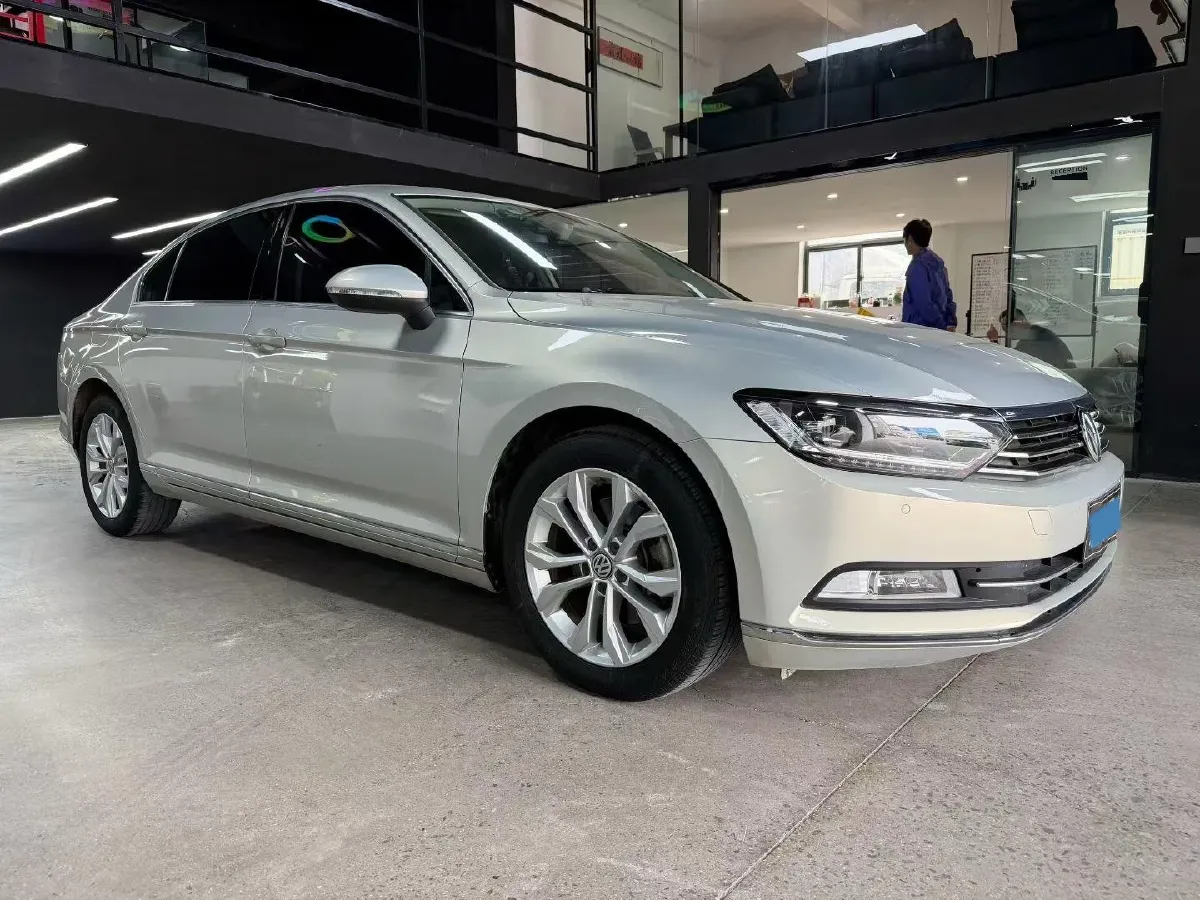 2018 Volkswagen Magotan 1.8T 180HP L4 7DCT,autocango,china used car exporter,china ev exporter,chinese used car exporter,chinese used ev exporter