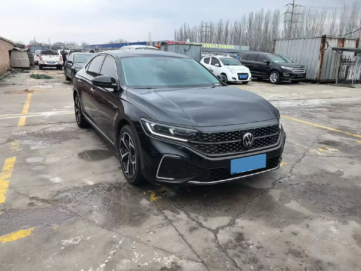 2023 Volkswagen Passat 2.0T 186HP L4 7DCT,autocango,china used car exporter,china ev exporter,chinese used car exporter,chinese used ev exporter