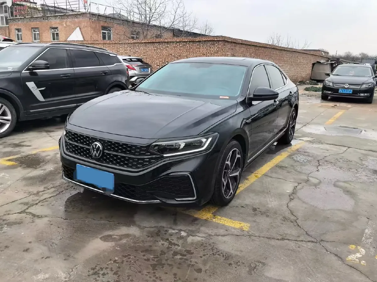 2023 Volkswagen Passat 2.0T 186HP L4 7DCT,autocango,china used car exporter,china ev exporter,chinese used car exporter,chinese used ev exporter