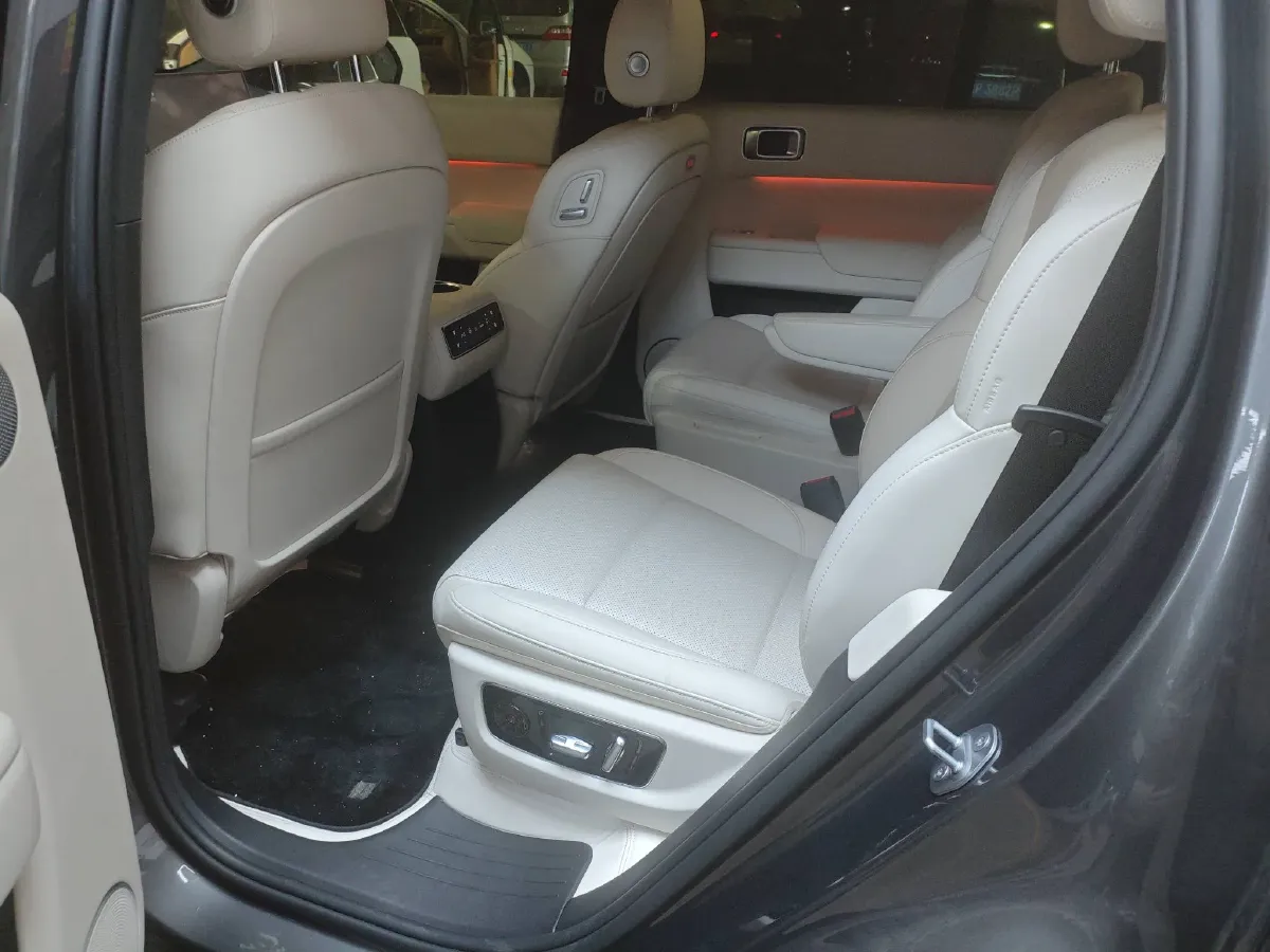 2024 Volvo S60 2.0T 197HP L4 7DCT,autocango,china used car exporter,china ev exporter,chinese used car exporter,chinese used ev exporter