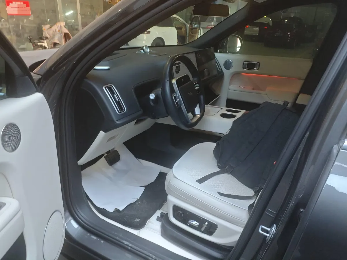 2024 Volvo S60 2.0T 197HP L4 7DCT,autocango,china used car exporter,china ev exporter,chinese used car exporter,chinese used ev exporter