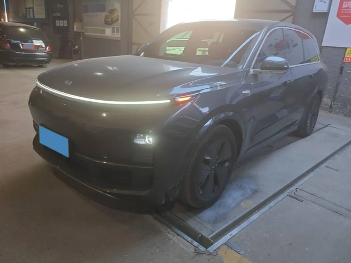 2024 Volvo S60 2.0T 197HP L4 7DCT,autocango,china used car exporter,china ev exporter,chinese used car exporter,chinese used ev exporter