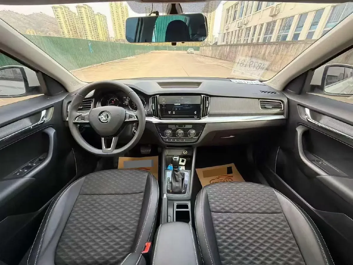 2020 Skoda Kamiq 1.5L 112HP L4 6AT,autocango,china used car exporter,china ev exporter,chinese used car exporter,chinese used ev exporter