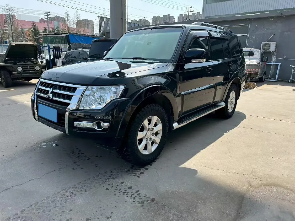 2016 Mitsubishi Pajero 3.0L 174HP V6 5AT,autocango,china used car exporter,china ev exporter,chinese used car exporter,chinese used ev exporter