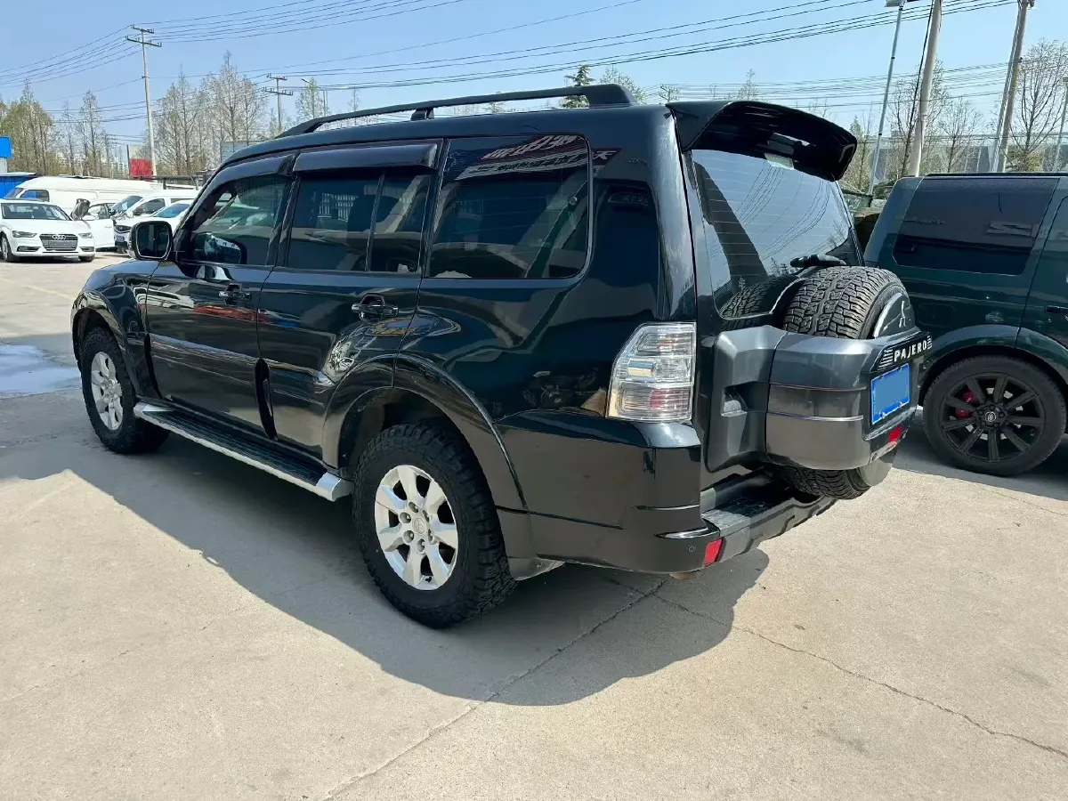 2016 Mitsubishi Pajero 3.0L 174HP V6 5AT,autocango,china used car exporter,china ev exporter,chinese used car exporter,chinese used ev exporter