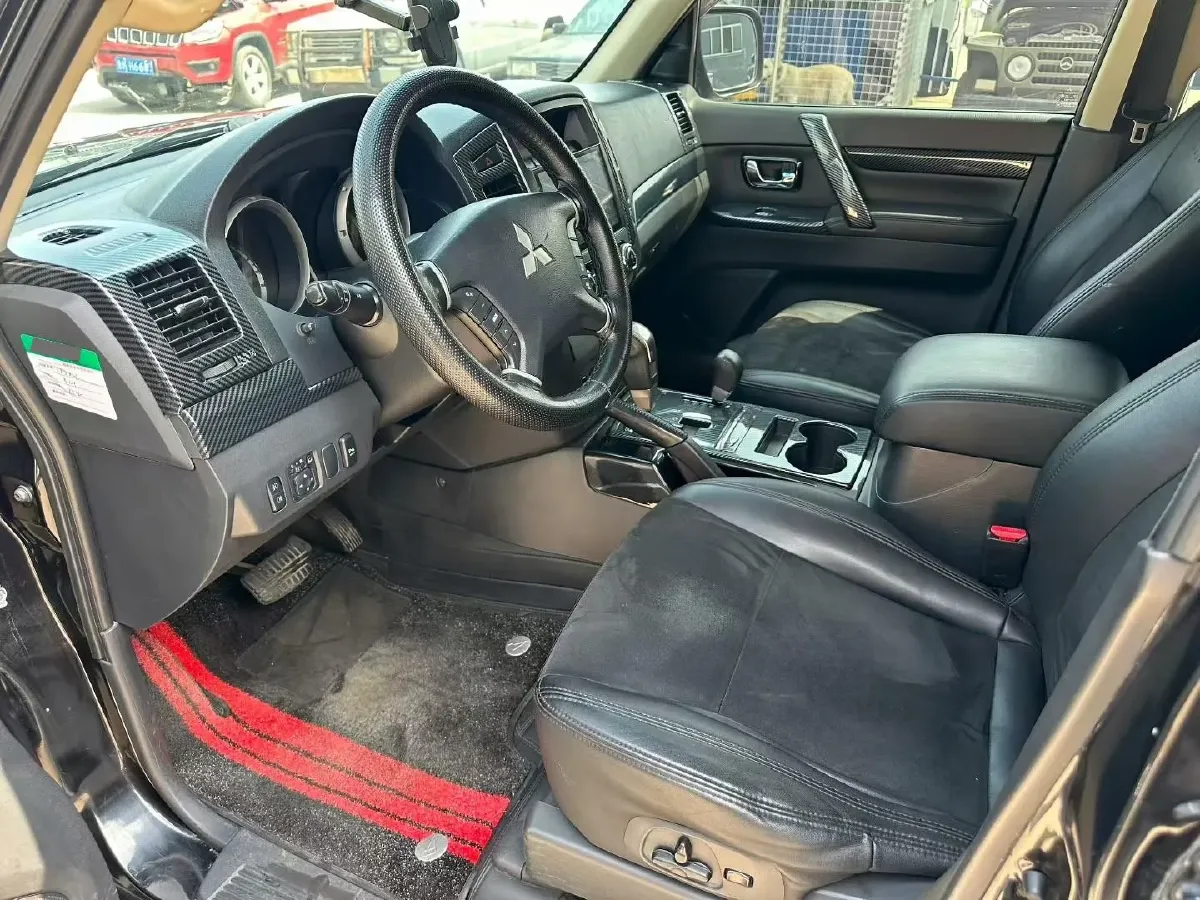 2016 Mitsubishi Pajero 3.0L 174HP V6 5AT,autocango,china used car exporter,china ev exporter,chinese used car exporter,chinese used ev exporter