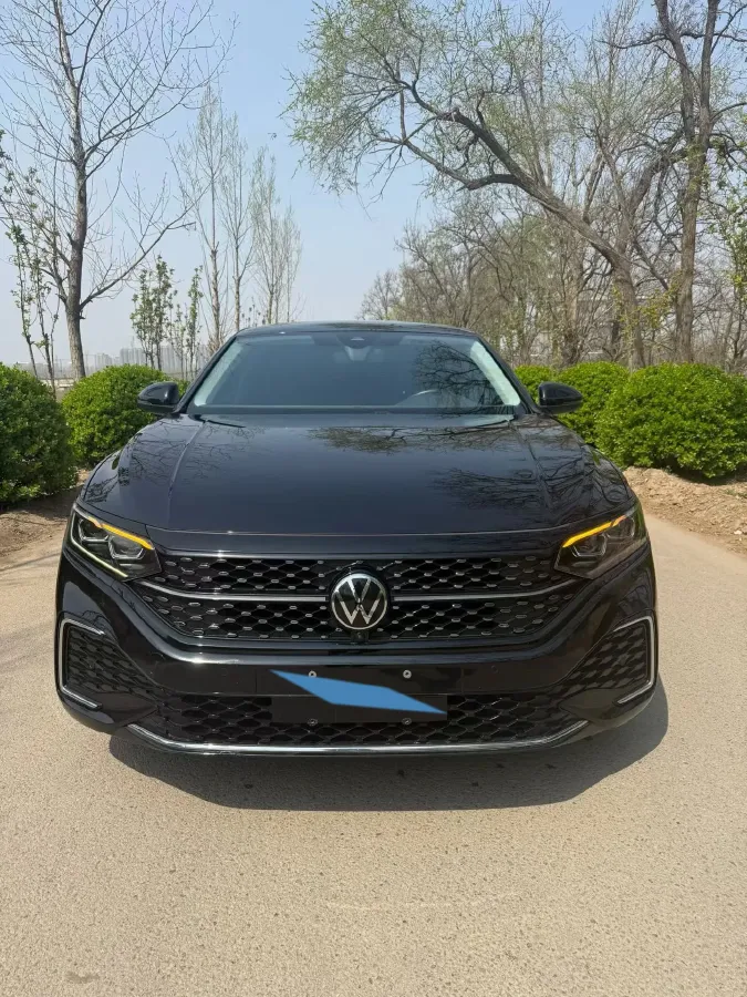 2023 Volkswagen Passat 2.0T 186HP L4 7DCT,autocango,china used car exporter,china ev exporter,chinese used car exporter,chinese used ev exporter