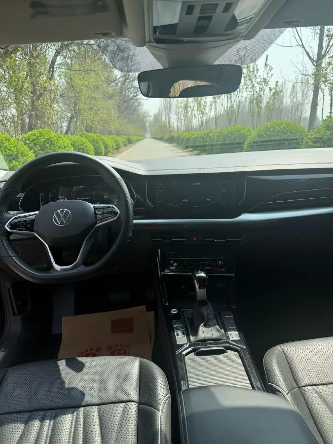 2023 Volkswagen Passat 2.0T 186HP L4 7DCT,autocango,china used car exporter,china ev exporter,chinese used car exporter,chinese used ev exporter