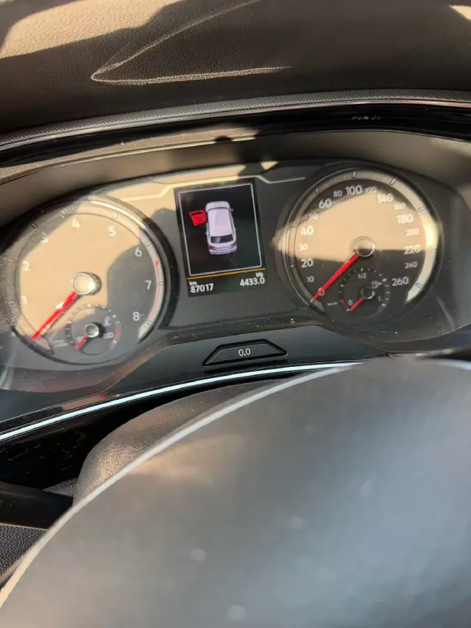 2019 Jeep Cherokee 2.0T 234HP L4 9AT,autocango,china used car exporter,china ev exporter,chinese used car exporter,chinese used ev exporter