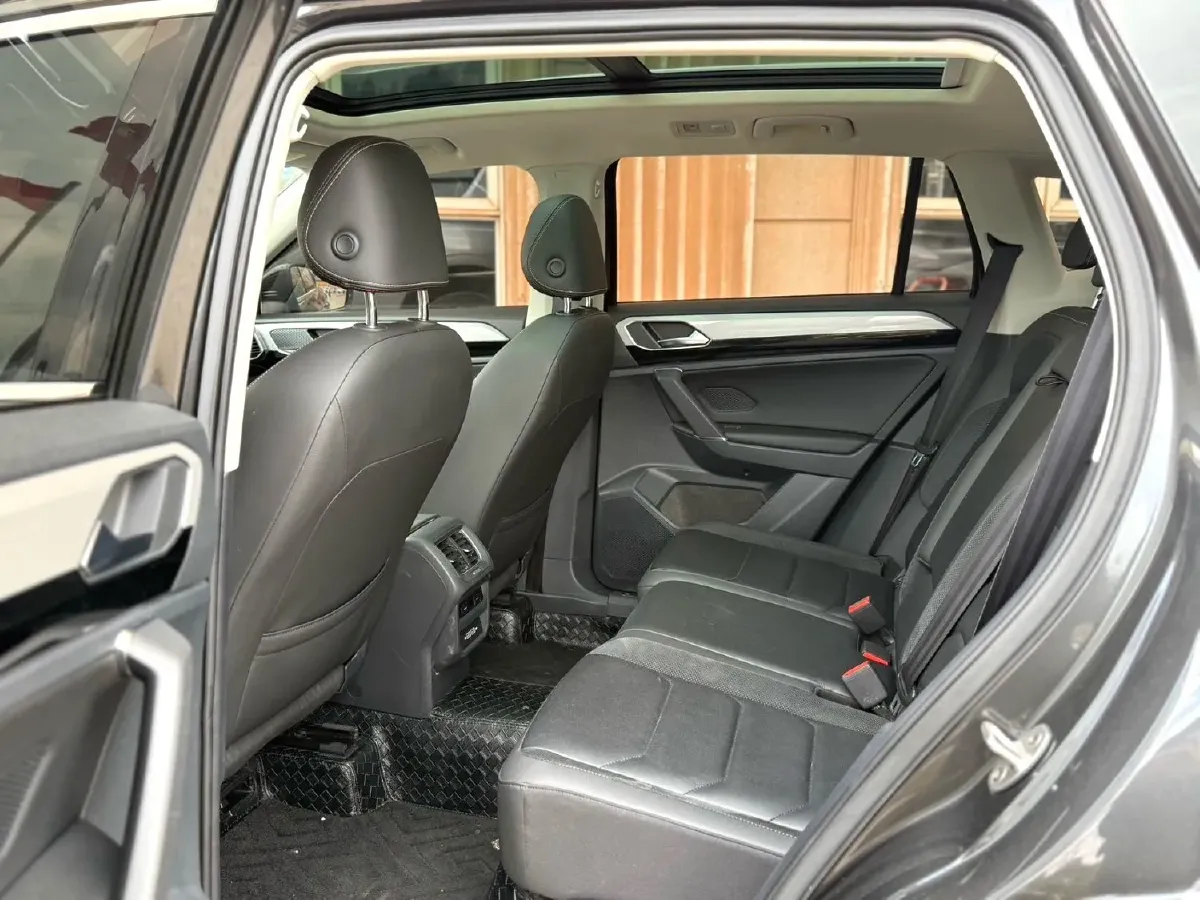 2019 Jeep Cherokee 2.0T 234HP L4 9AT,autocango,china used car exporter,china ev exporter,chinese used car exporter,chinese used ev exporter