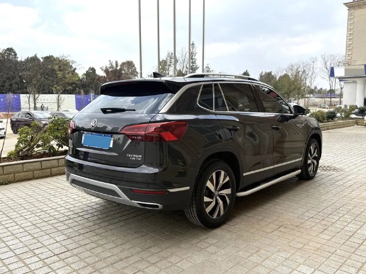 2019 Jeep Cherokee 2.0T 234HP L4 9AT,autocango,china used car exporter,china ev exporter,chinese used car exporter,chinese used ev exporter