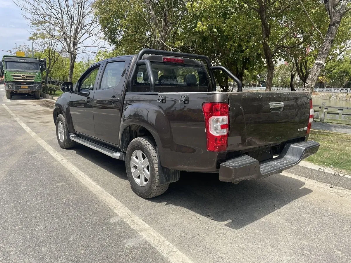 2022 Isuzu RE-MAX Jim 2.8T 120HP L4 5MT,autocango,china used car exporter,china ev exporter,chinese used car exporter,chinese used ev exporter