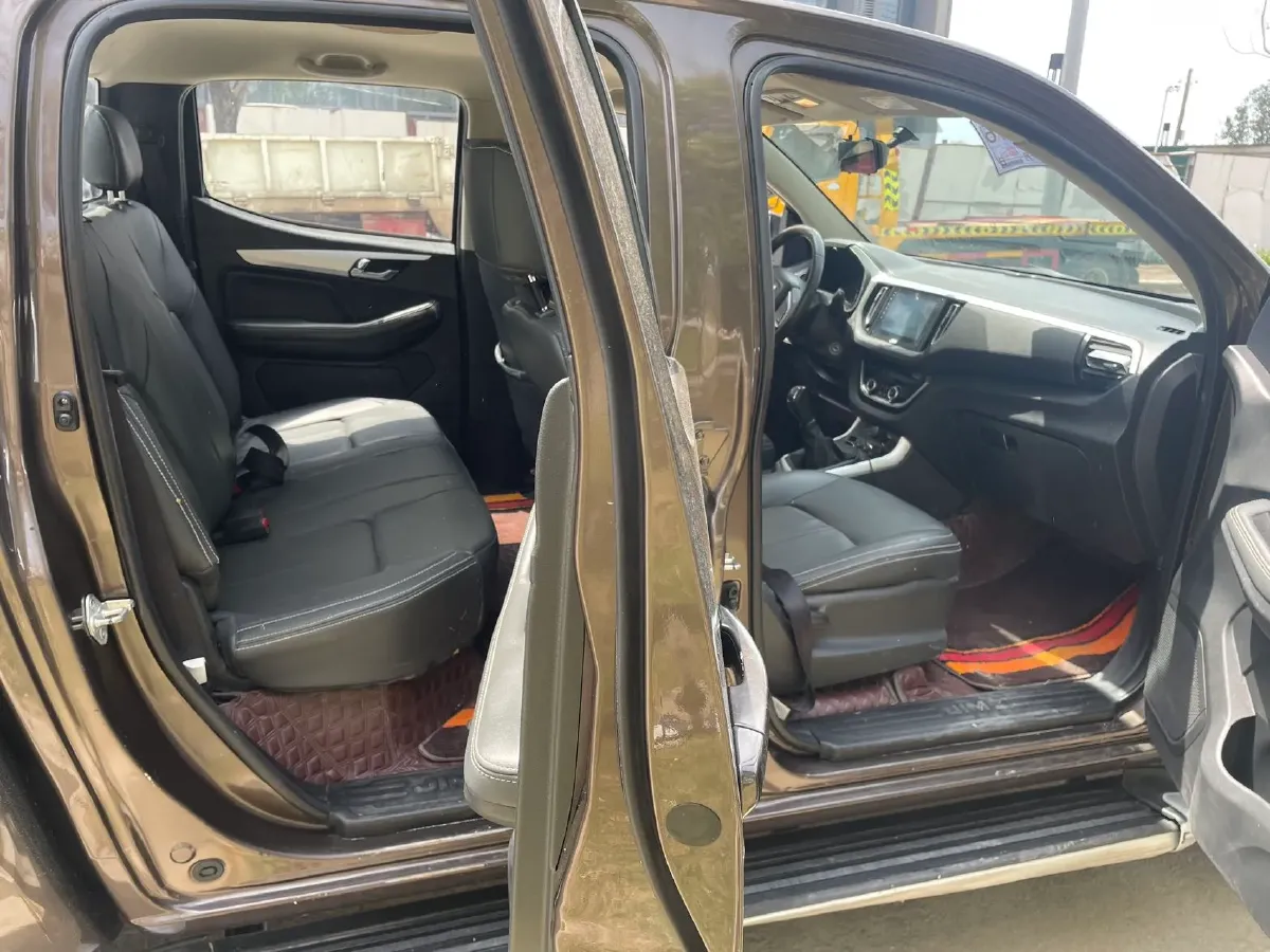 2022 Isuzu RE-MAX Jim 2.8T 120HP L4 5MT,autocango,china used car exporter,china ev exporter,chinese used car exporter,chinese used ev exporter