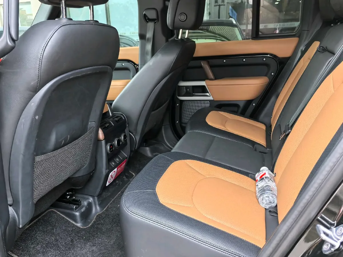 2024 Land Rover Defender 3.0T 400HP L6 8AT,autocango,china used car exporter,china ev exporter,chinese used car exporter,chinese used ev exporter