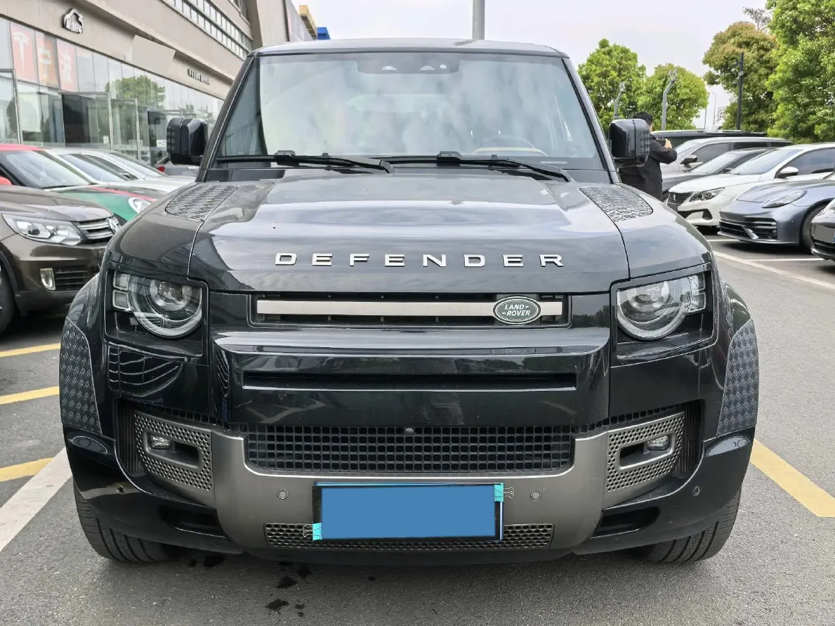 2024 Land Rover Defender 3.0T 400HP L6 8AT,autocango,china used car exporter,china ev exporter,chinese used car exporter,chinese used ev exporter