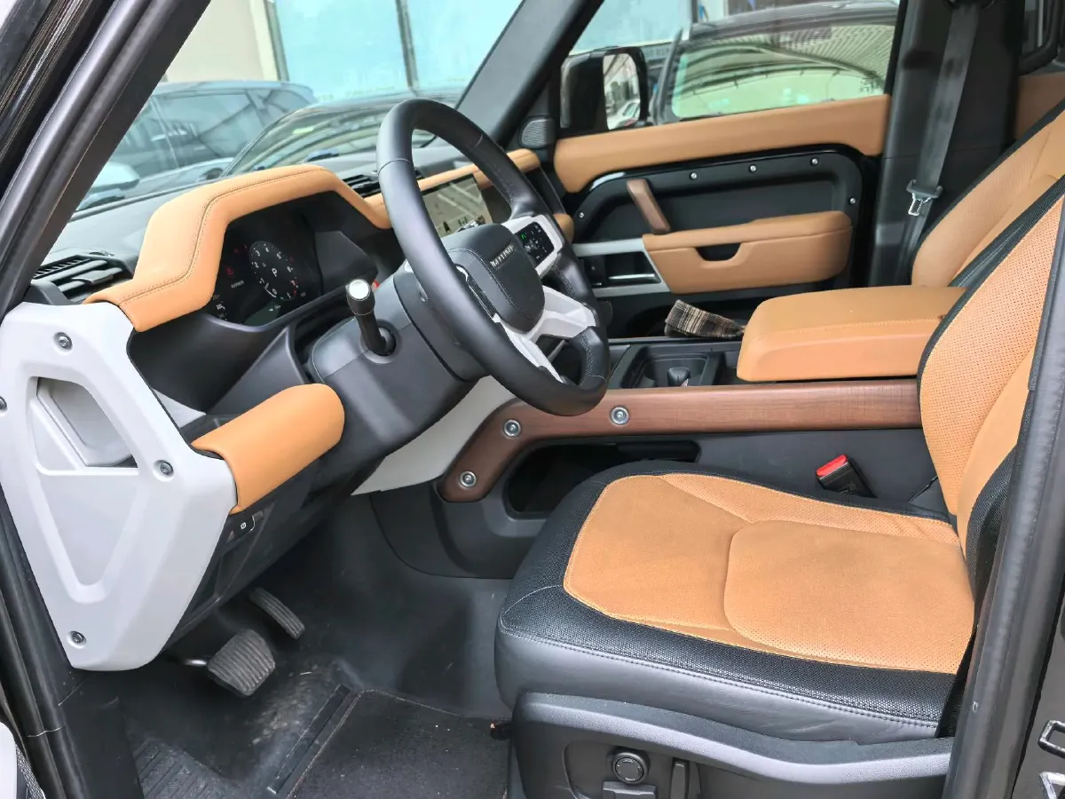 2024 Land Rover Defender 3.0T 400HP L6 8AT,autocango,china used car exporter,china ev exporter,chinese used car exporter,chinese used ev exporter