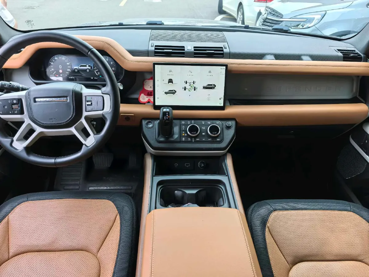 2024 Land Rover Defender 3.0T 400HP L6 8AT,autocango,china used car exporter,china ev exporter,chinese used car exporter,chinese used ev exporter