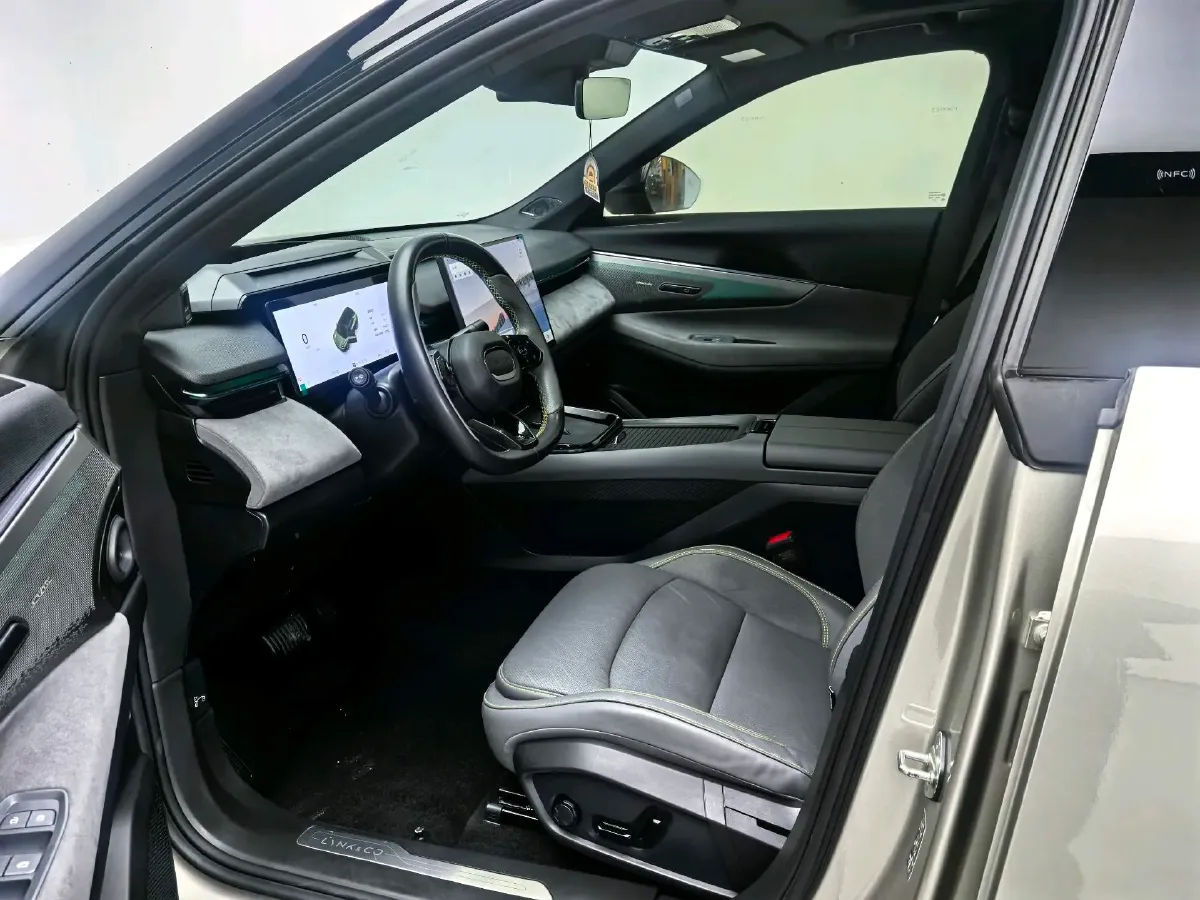 2025 LYNK&CO 08 EM-P 1.5T 163HP L4 3DHT PHEV 21.2KWH,autocango,china used car exporter,china ev exporter,chinese used car exporter,chinese used ev exporter