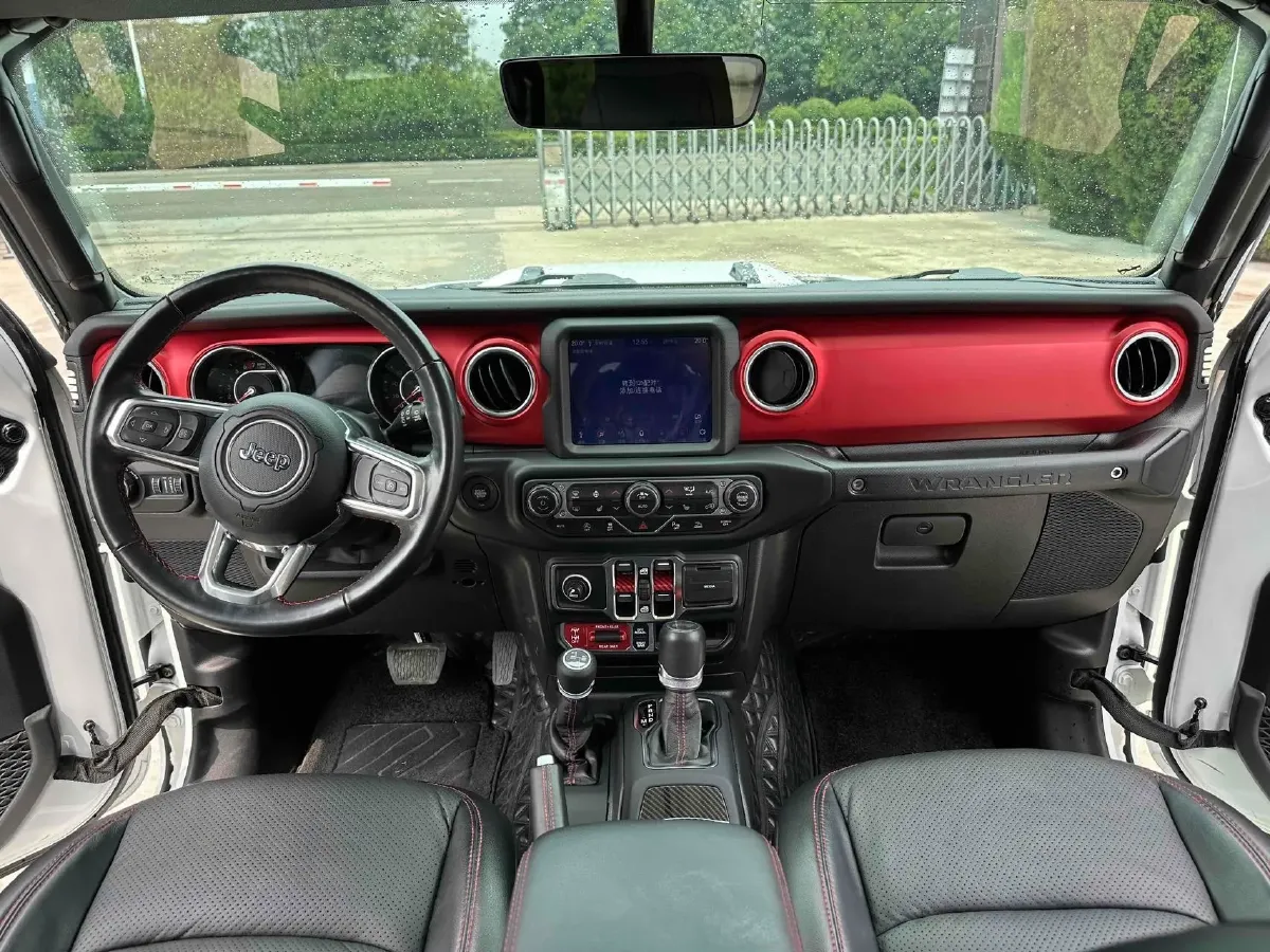 2021 Jeep Wrangler 2.0T 266HP L4 8AT,autocango,china used car exporter,china ev exporter,chinese used car exporter,chinese used ev exporter