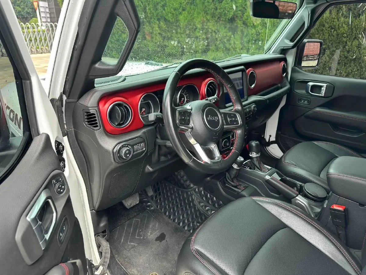 2021 Jeep Wrangler 2.0T 266HP L4 8AT,autocango,china used car exporter,china ev exporter,chinese used car exporter,chinese used ev exporter