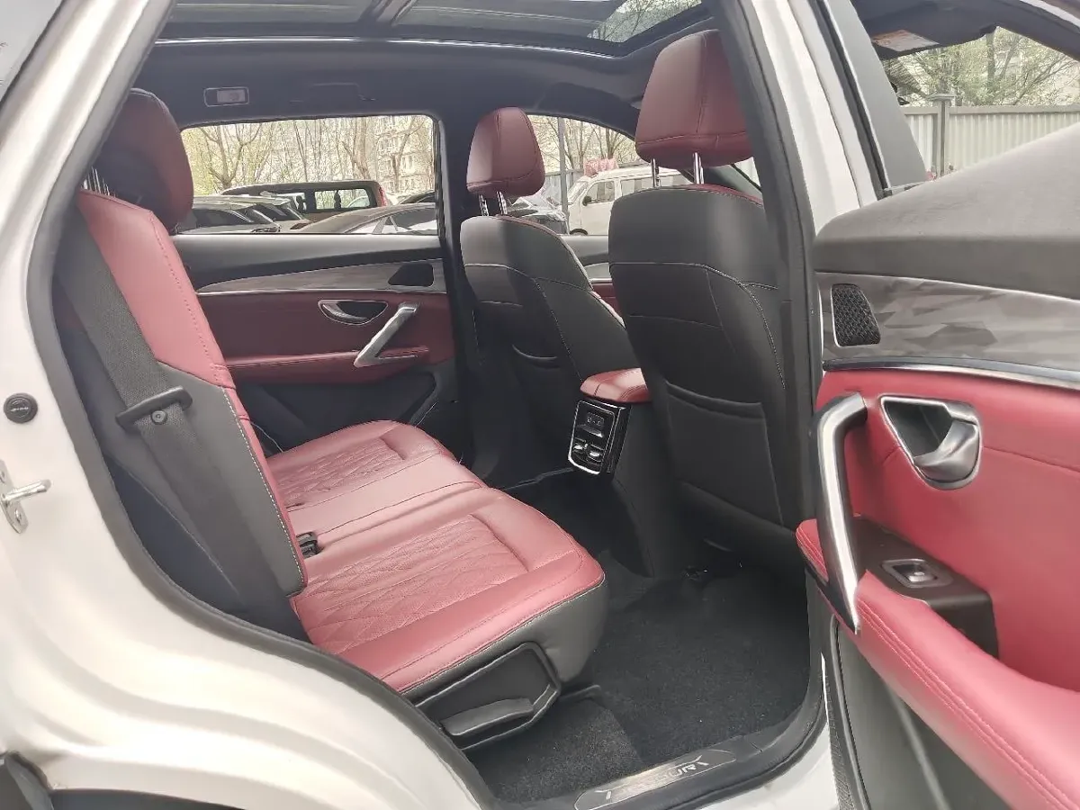 2023 ChangAn Oshan X7 Plus 1.5T 188HP L4 7DCT,autocango,china used car exporter,china ev exporter,chinese used car exporter,chinese used ev exporter