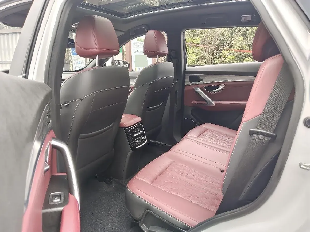 2023 ChangAn Oshan X7 Plus 1.5T 188HP L4 7DCT,autocango,china used car exporter,china ev exporter,chinese used car exporter,chinese used ev exporter