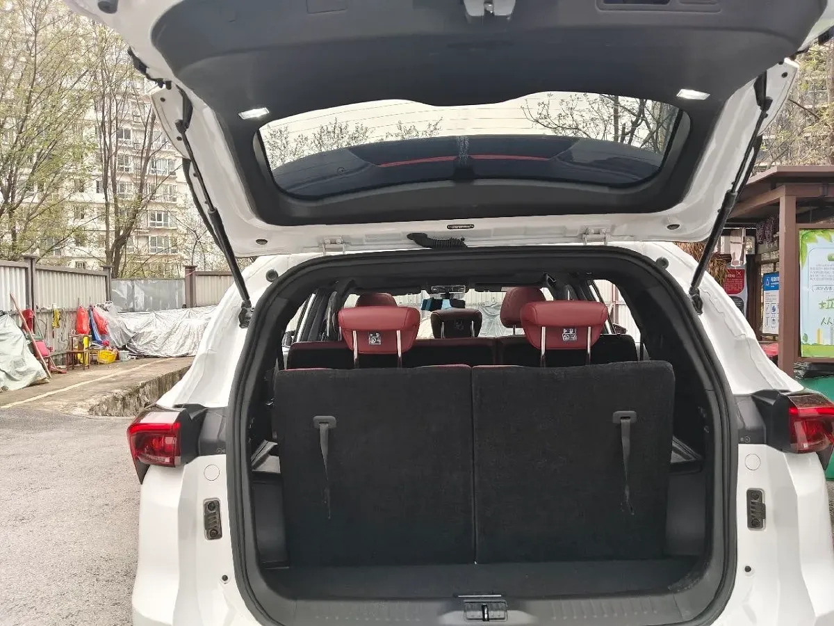 2023 ChangAn Oshan X7 Plus 1.5T 188HP L4 7DCT,autocango,china used car exporter,china ev exporter,chinese used car exporter,chinese used ev exporter