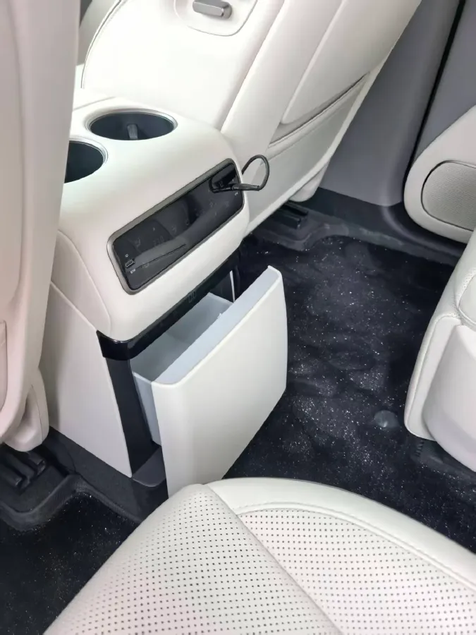 2025 Li i8 BEV,autocango,china used car exporter,china ev exporter,chinese used car exporter,chinese used ev exporter