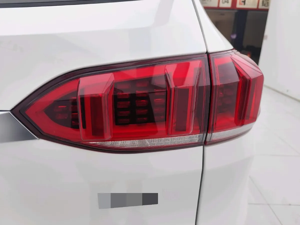 2021 WEY VV6 2.0T 227HP L4 7DCT,autocango,china used car exporter,china ev exporter,chinese used car exporter,chinese used ev exporter