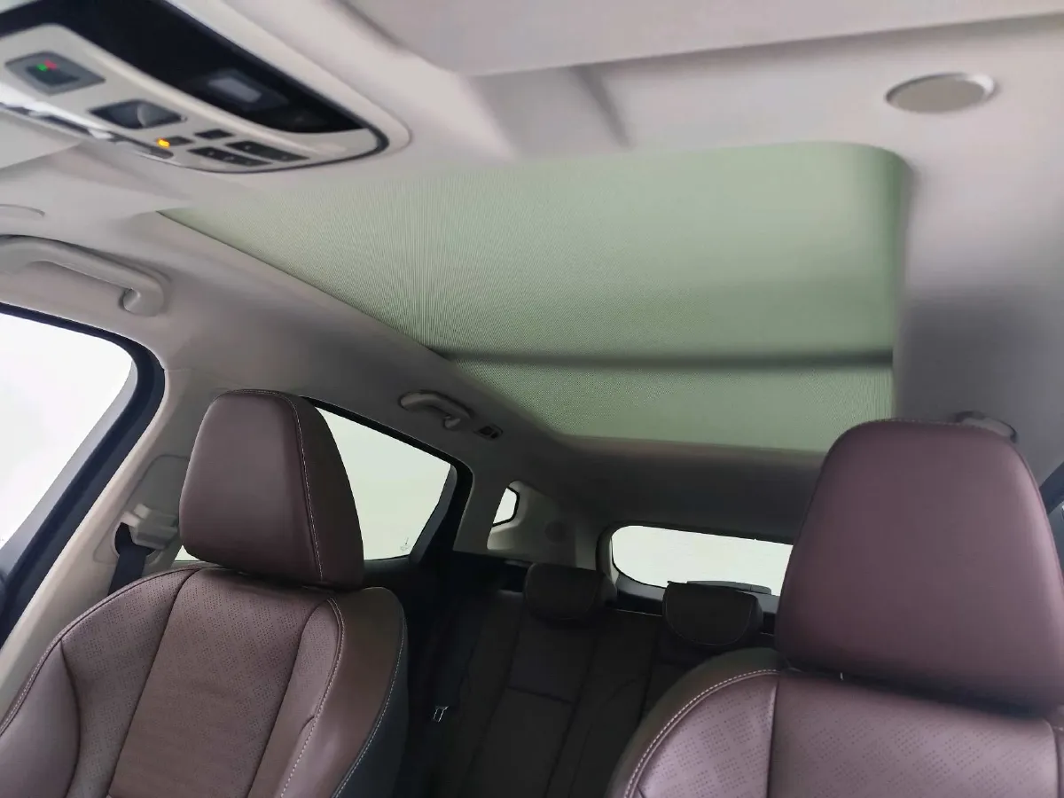 2021 WEY VV6 2.0T 227HP L4 7DCT,autocango,china used car exporter,china ev exporter,chinese used car exporter,chinese used ev exporter